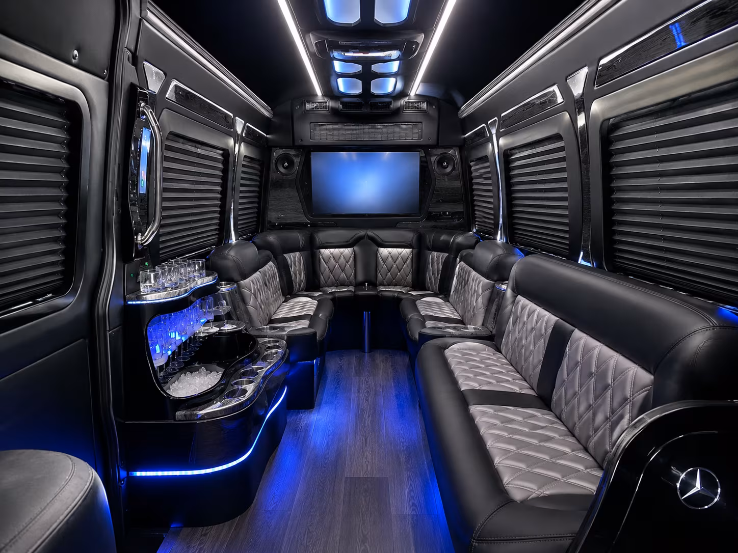 bus rental options for lake elsinore trips