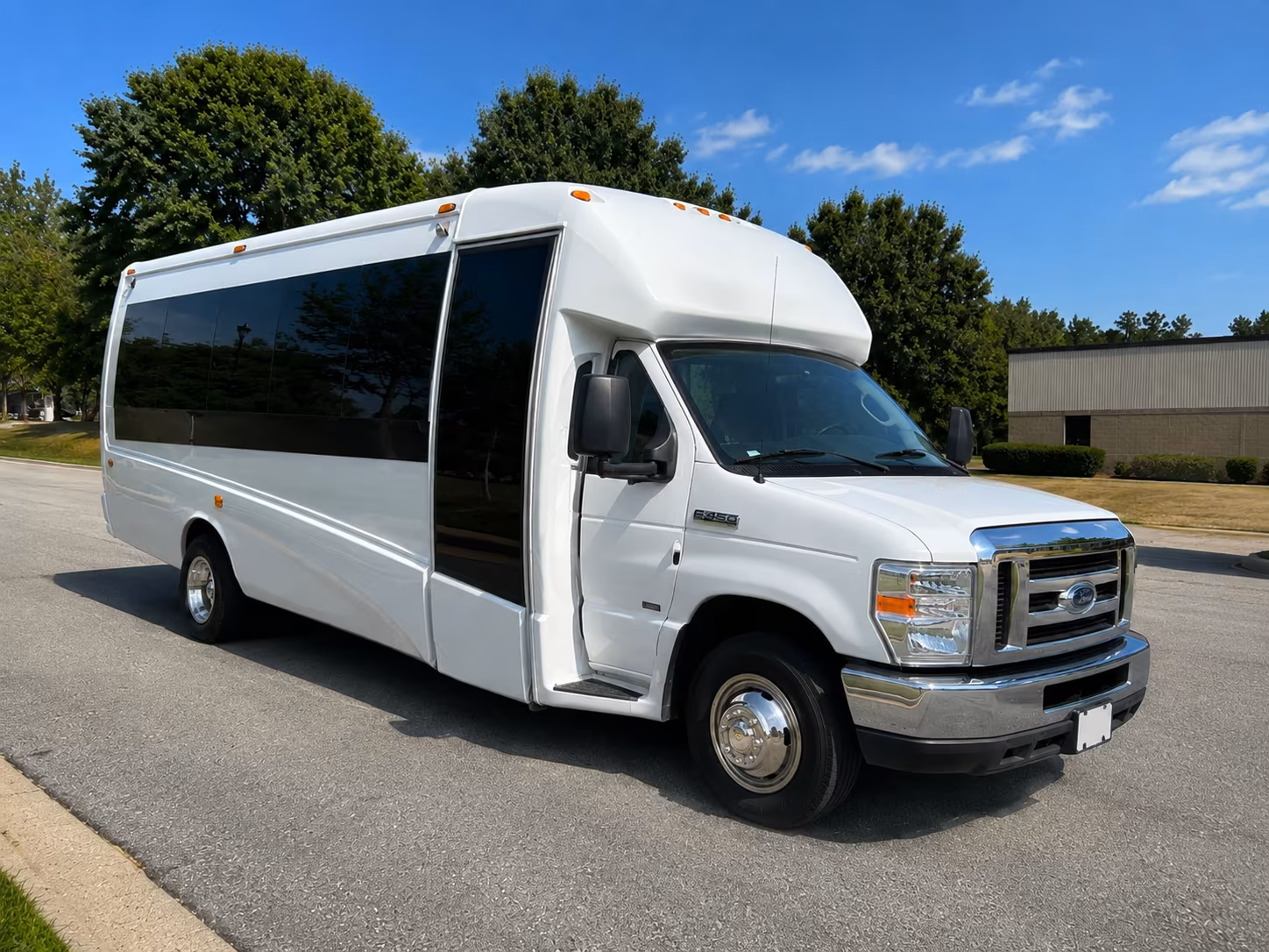 bus rentals for corporate team building events around lake elsinore