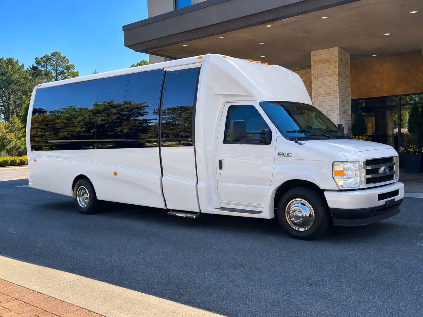 corporate airport transfer buses to ontario international airport