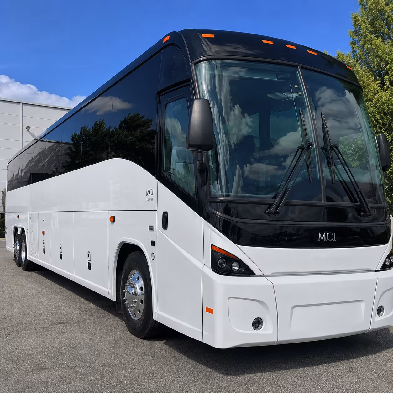 long distance charter bus trips from lake elsinore to los angeles