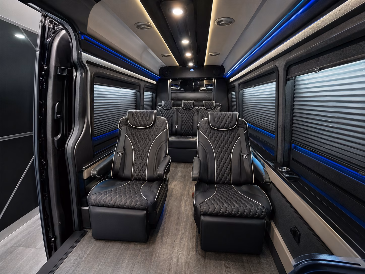 palm springs long beach airport bus rentals for lake elsinore groups