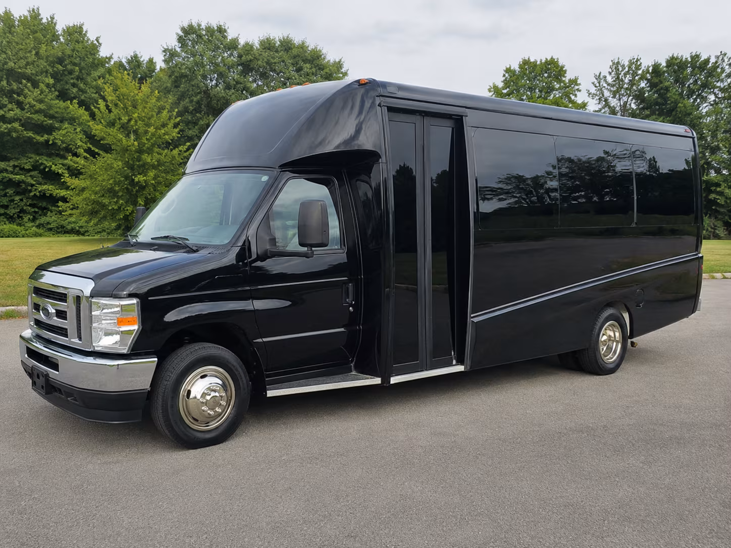 prom bus rentals for lake elsinore high schools